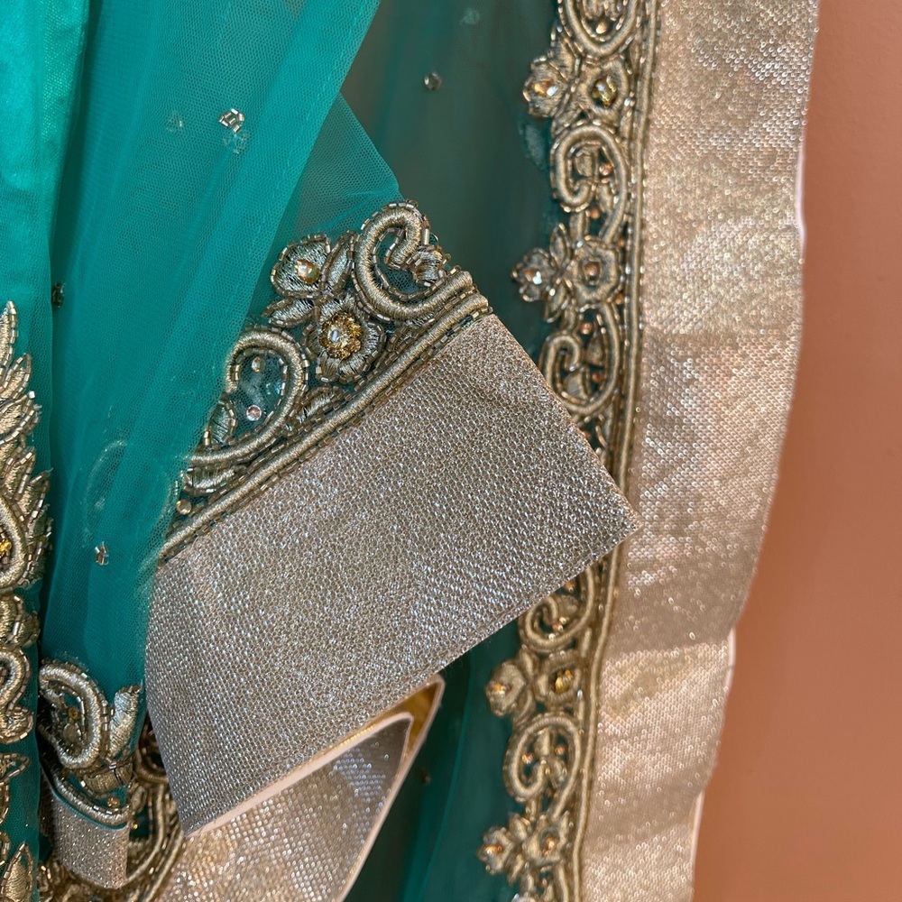 Beautiful Elegant Indian Anarkali Suit ; New without tags, unworn. Stunning!! - Picture 7 of 14